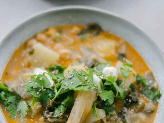 TOM KHA