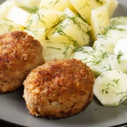 kotleciki mielone(2sz) z ziemniakami oraz mizerią
