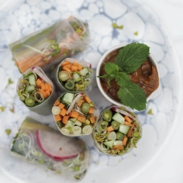Spring rolls z kurczakiem lub tofu - 10 sztuk