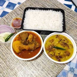 Bengalski zestaw z curry z koziny z ryżem i soczewicą
