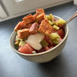 Wegańska sałatka gyros