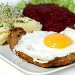 Kotlet Schabowy z puree i surówkami