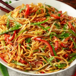 Makaron Chow mein