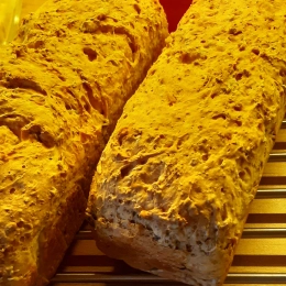 Chlebek z ziarnami