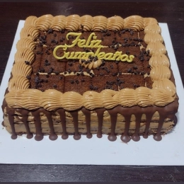 REAL Chocolate and cream cake (40 people)