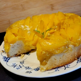 Odwrócone ciasto kokosowe z mango