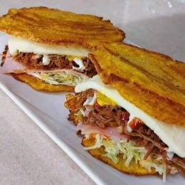Patacones  (stuffed patacones) BIG: 650g