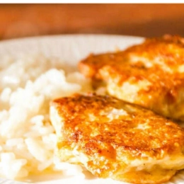 🐟 Filet rybny w cieście serowym z ziemniakami koperkowymi i sałatką z fetą🥰