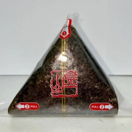Onigiri z łososiem w nori