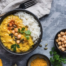 Wegańskie curry z ryżem 300 gr .