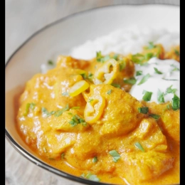 Curry z kurczakiem i ananasem