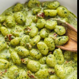 Creamy pesto gnocchi