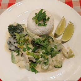 Zielone Vege Curry z ryżem