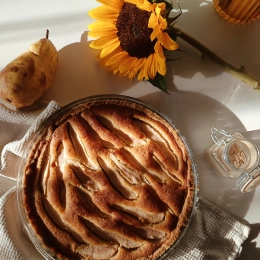 Tarta migdałowa z gruszką