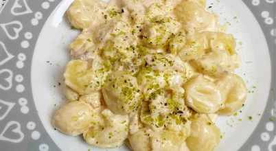 Gnocchi with Gorgonzola and pistachios