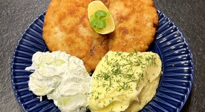 Porządny schabowy z kremowym puree i mizerią