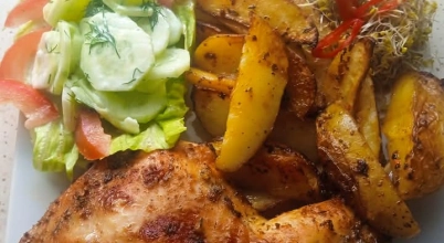 Pieczone podudzia z ziemniakami i surówką + mini deser gratis