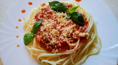 Spaghetti Bolognese + mini deser gratis