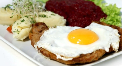 Kotlet Schabowy z puree i surówkami