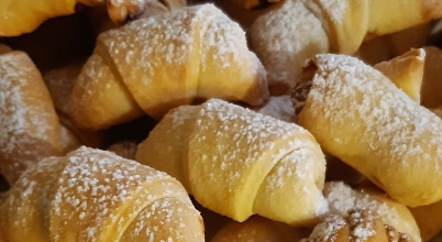 Kruche rogaliki z marmoladą