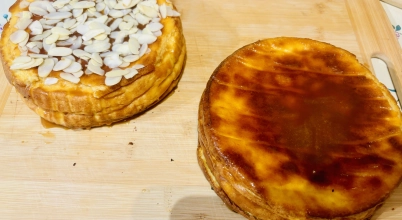 Sernik domowy z polewą karmelową