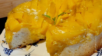 Odwrócone ciasto kokosowe z mango