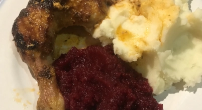 Kurczak pieczony z ziemniakami i buraczkami