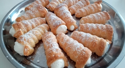 Rurki z kremem z ciasta francuskiego