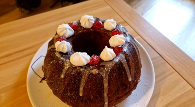 Caribbean Rum Cake (Medium)