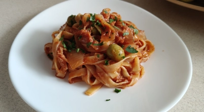 Makaron tagliatele z tuńczykiem