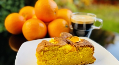 Golden Orange – Ciasto Pomarańczowe z Kurkumą