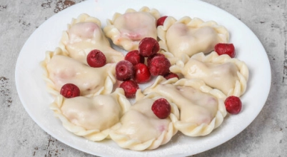 Pierogi z wiśniami