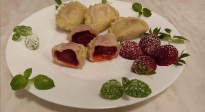 Pierogi z truskawkami.