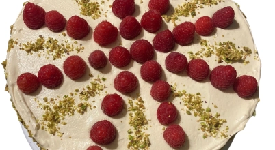 Tort pistacjowy 22cm (10 porcji)